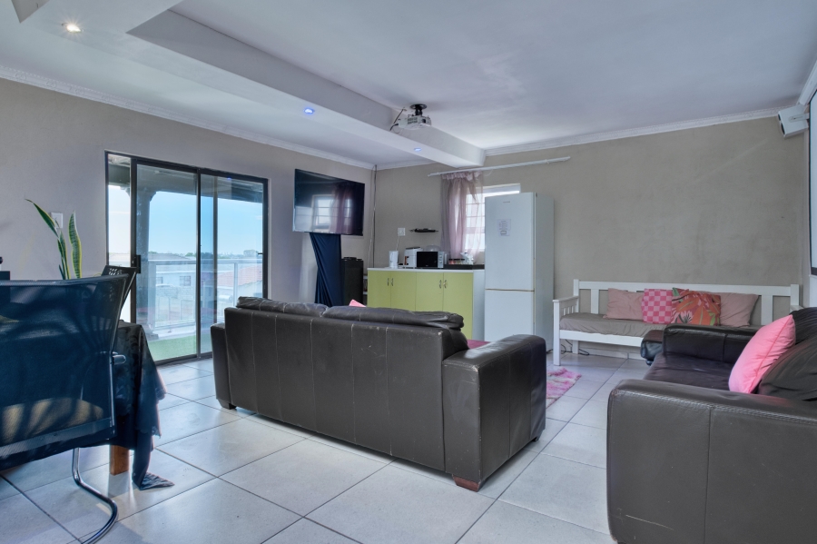 5 Bedroom Property for Sale in Fairview Eastern Cape